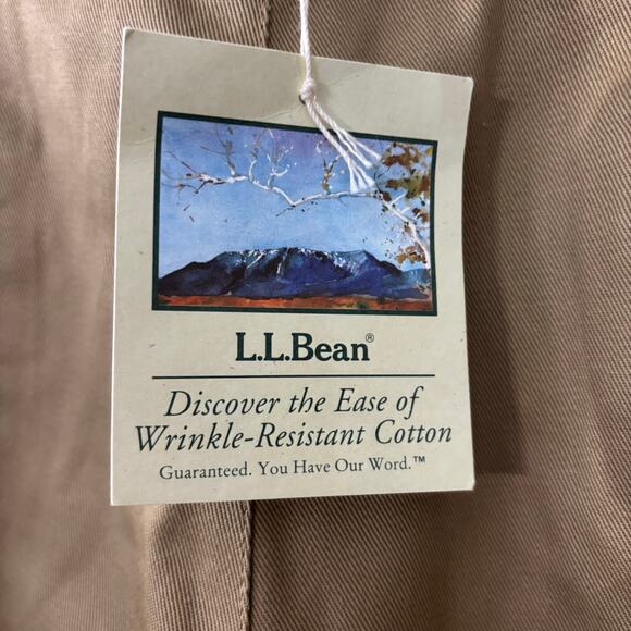 L.L. Bean 44W Natural Fit NWT 100% Cotton Wrinkle Resistant - Picture 3 of 4